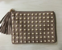 Load image into Gallery viewer, Tassel my pearl pouch
