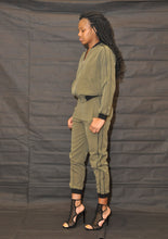 Load image into Gallery viewer, Long sleeve with zipper set w pants
