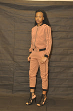 Load image into Gallery viewer, Long sleeve with zipper set w pants
