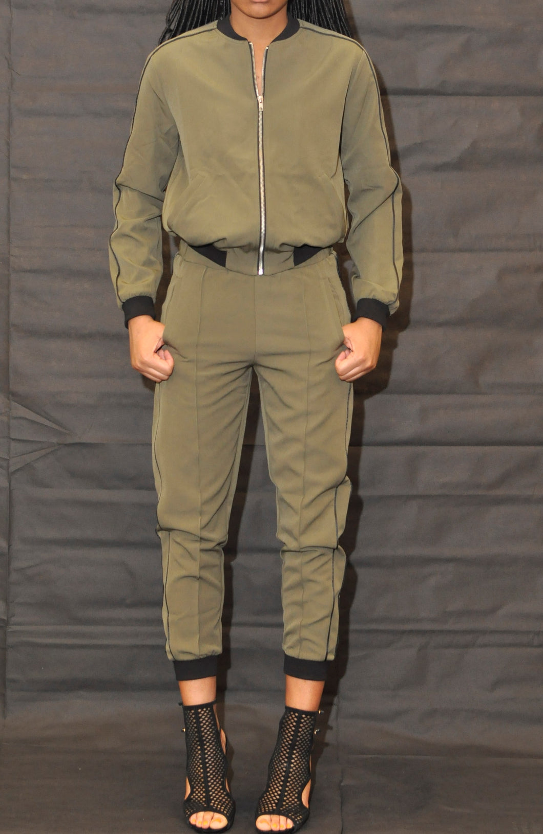 Long sleeve with zipper set w pants